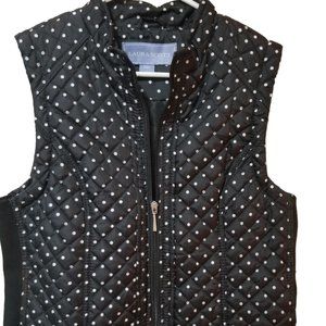 Women's zip up vest. Size large.